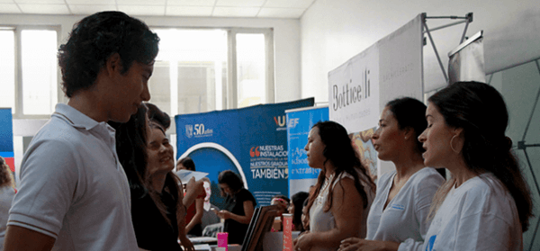 Blog-Imagen-vive-ambiente-preuniversitario-elige-cualquier-universidad-mundo-orientacion-profesional-feria-universidades-Colegio-Williams-de-Cuernavaca-Nov20