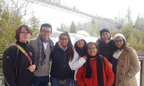 cinco-decadas-brindando-experiencias-multiculturales