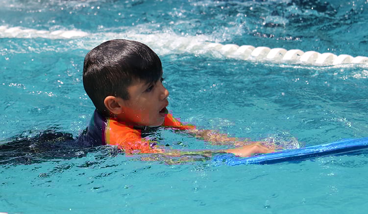 mejor-kinder-en-cuernavaca-imagen-masoneria-natacion