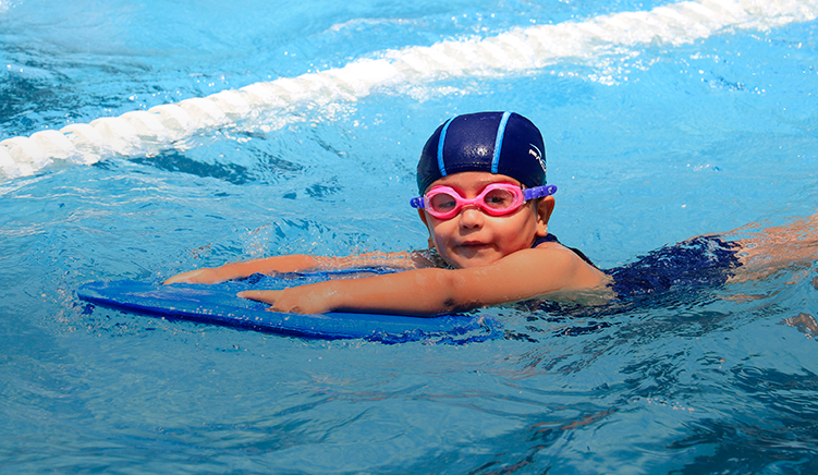 mejor-kinder-en-cuernavaca-imagen-natacion